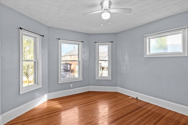 25-27 Kenwood Rd 1, Everett, MA 02149