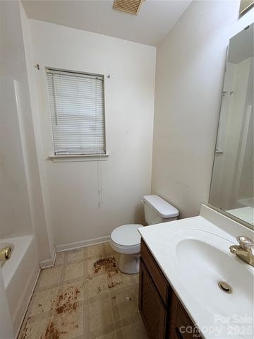 3834 Brookchase Lane, Charlotte, NC 28205
