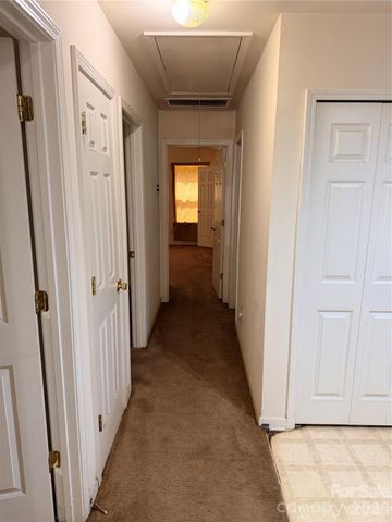 3834 Brookchase Lane, Charlotte, NC 28205