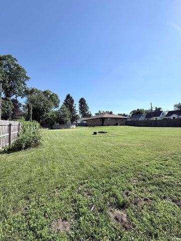 2104 S Dorothy Street, South Bend, IN 46613