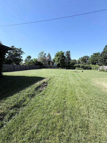 2104 S Dorothy Street, South Bend, IN 46613