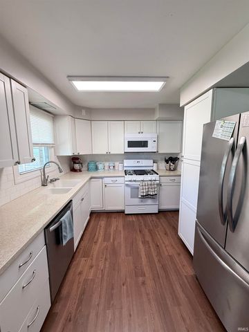2104 S Dorothy Street, South Bend, IN 46613