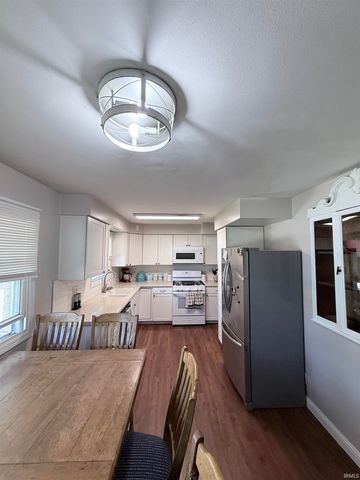 2104 S Dorothy Street, South Bend, IN 46613