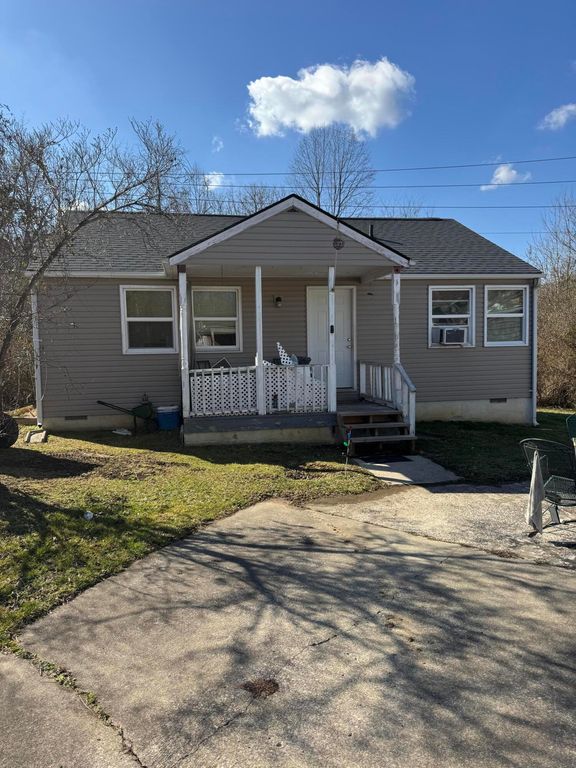 105 State, Cumberland, KY 40823