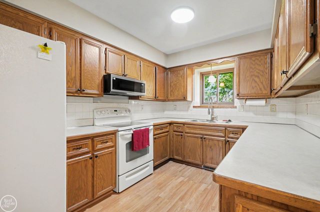 48470 Rosewood Lane, Chesterfield Twp, MI 48051