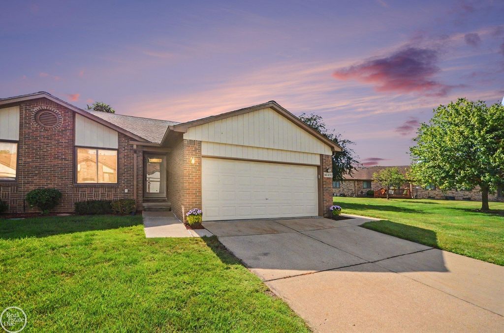 48470 Rosewood Lane, Chesterfield Twp, MI 48051