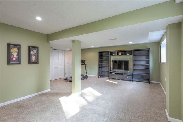 12293 S Mullen Road, Olathe, KS 66062