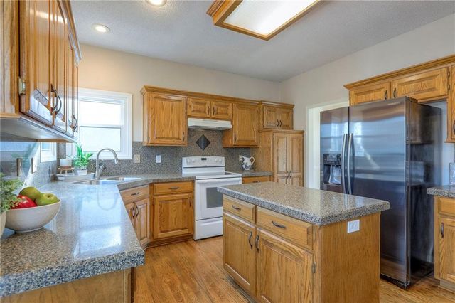 12293 S Mullen Road, Olathe, KS 66062