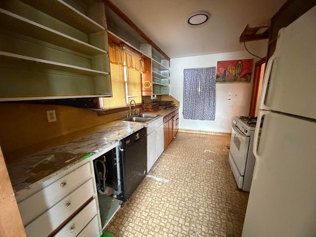 213 LANGSTROM Street, Council Bluffs, IA 51503