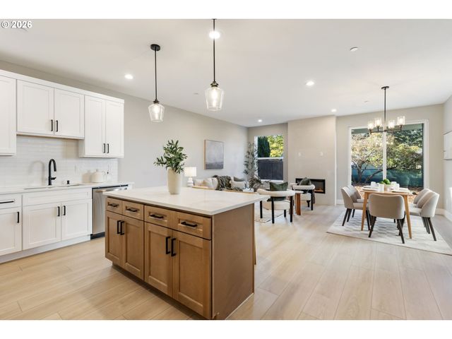 10121 Se 72ND Ave, Milwaukie, OR 97222
