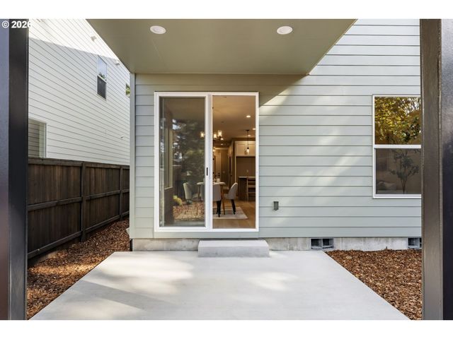 10121 Se 72ND Ave, Milwaukie, OR 97222