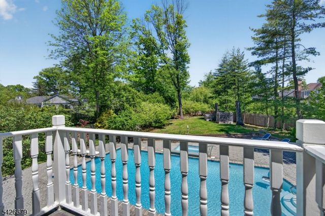 36 Thackeray Dr, Millburn Twp., NJ 07078