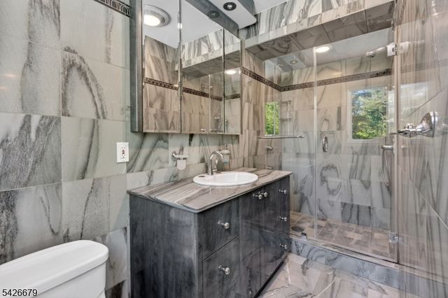 36 Thackeray Dr, Millburn Twp., NJ 07078