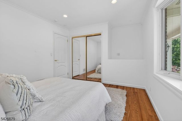36 Thackeray Dr, Millburn Twp., NJ 07078