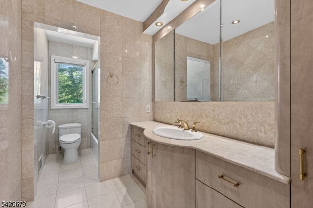 36 Thackeray Dr, Millburn Twp., NJ 07078