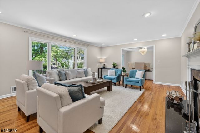 36 Thackeray Dr, Millburn Twp., NJ 07078