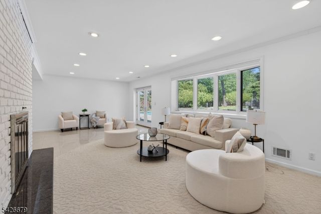 36 Thackeray Dr, Millburn Twp., NJ 07078