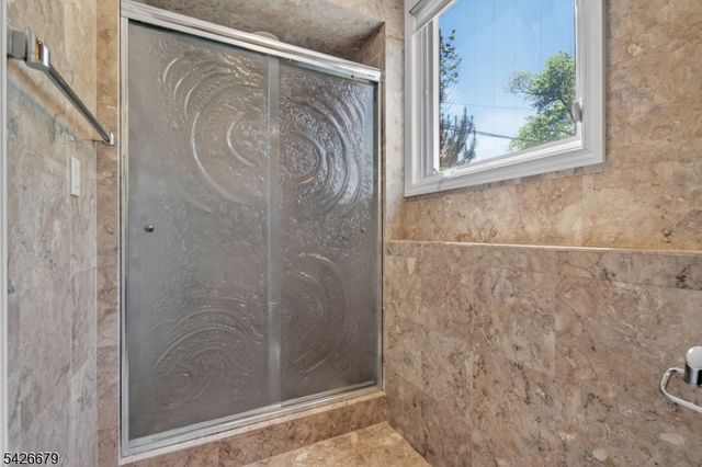 36 Thackeray Dr, Millburn Twp., NJ 07078
