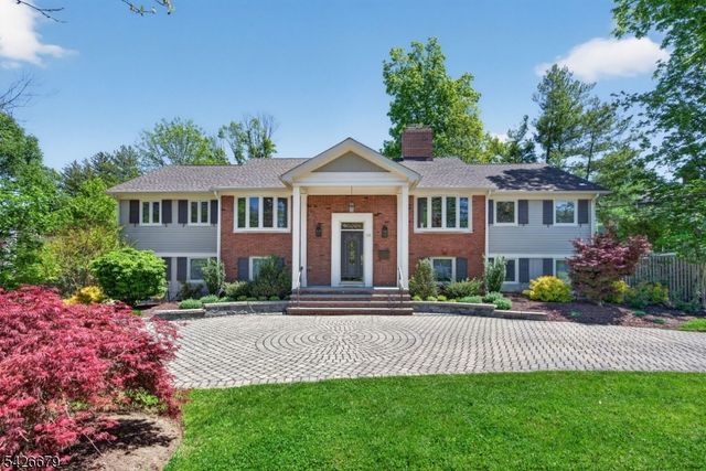 36 Thackeray Dr, Millburn Twp., NJ 07078