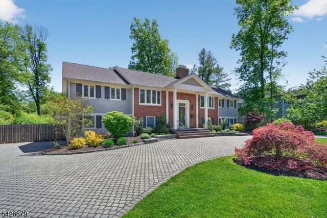 36 Thackeray Dr, Millburn Twp., NJ 07078