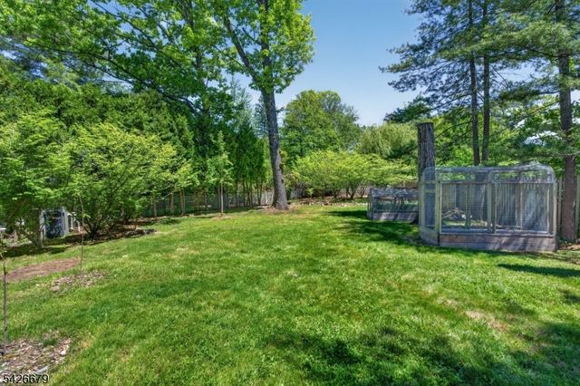 36 Thackeray Dr, Millburn Twp., NJ 07078