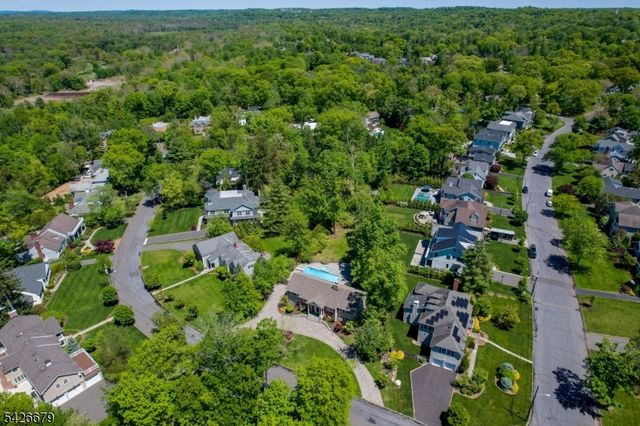 36 Thackeray Dr, Millburn Twp., NJ 07078