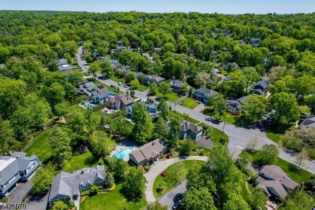 36 Thackeray Dr, Millburn Twp., NJ 07078