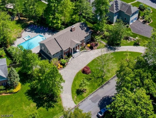 36 Thackeray Dr, Millburn Twp., NJ 07078