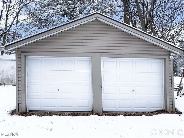 147 Brighton Drive, Akron, OH 44301