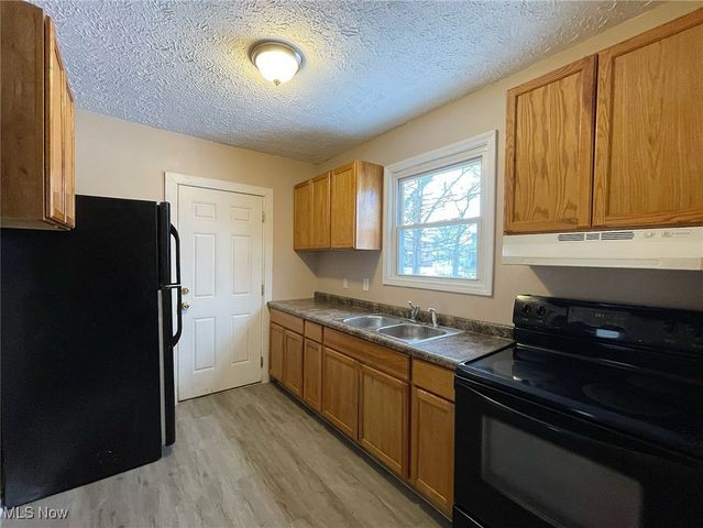 147 Brighton Drive, Akron, OH 44301