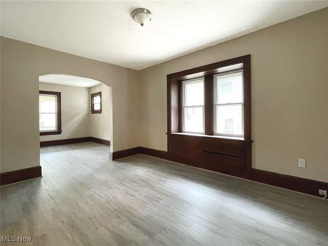 147 Brighton Drive, Akron, OH 44301