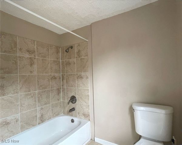 147 Brighton Drive, Akron, OH 44301