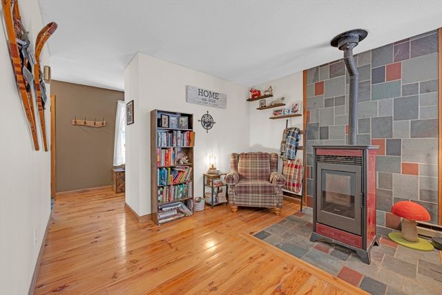 73 New Boston Rd, Sturbridge, MA 01566