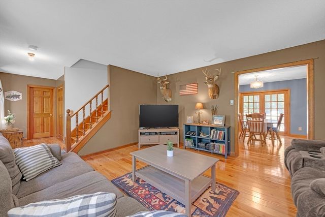 73 New Boston Rd, Sturbridge, MA 01566