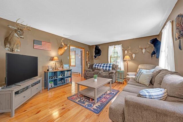73 New Boston Rd, Sturbridge, MA 01566