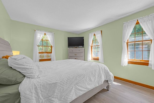 73 New Boston Rd, Sturbridge, MA 01566