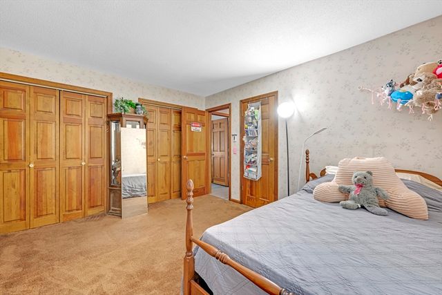 73 New Boston Rd, Sturbridge, MA 01566