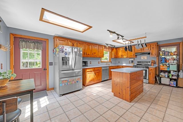 73 New Boston Rd, Sturbridge, MA 01566