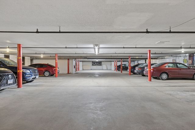 7510 Farmingdale Drive 407, Darien, IL 60561