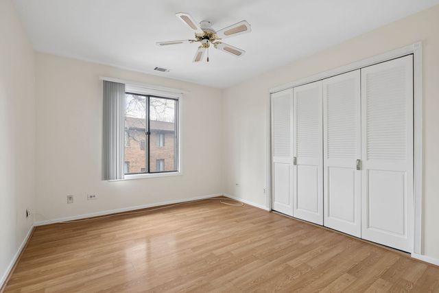 7510 Farmingdale Drive 407, Darien, IL 60561