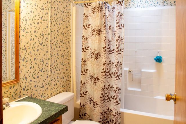 25 Wilder Lane, Royalton, VT 05032