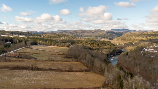 25 Wilder Lane, Royalton, VT 05032