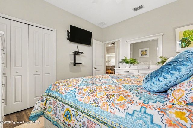 8481 Laguna Circle, Micco, FL 32976