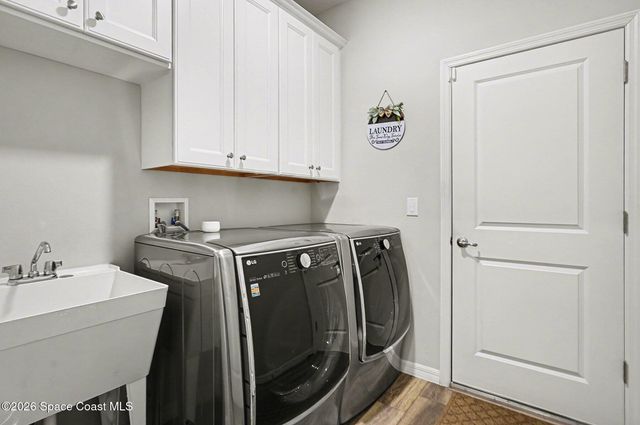 8481 Laguna Circle, Micco, FL 32976