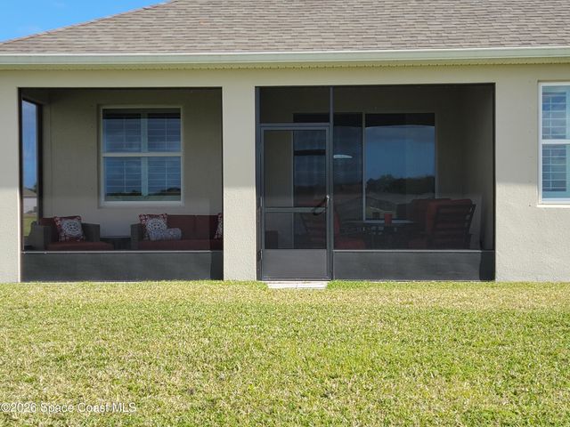 8481 Laguna Circle, Micco, FL 32976