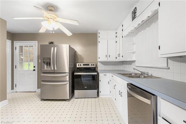 2050 Willowee Lane, Winston-salem, NC 27127