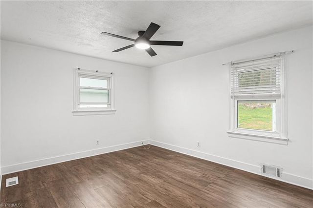 2050 Willowee Lane, Winston-salem, NC 27127