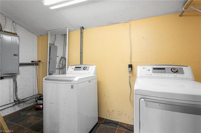 2050 Willowee Lane, Winston-salem, NC 27127