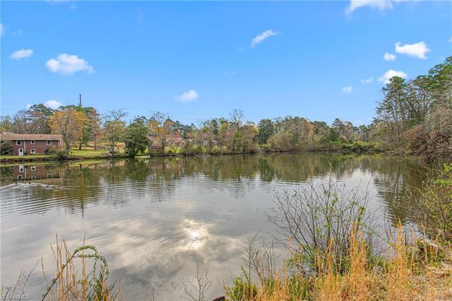 2050 Willowee Lane, Winston-salem, NC 27127