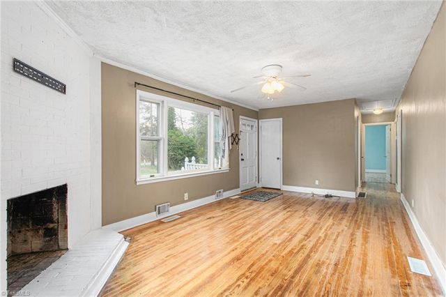 2050 Willowee Lane, Winston-salem, NC 27127